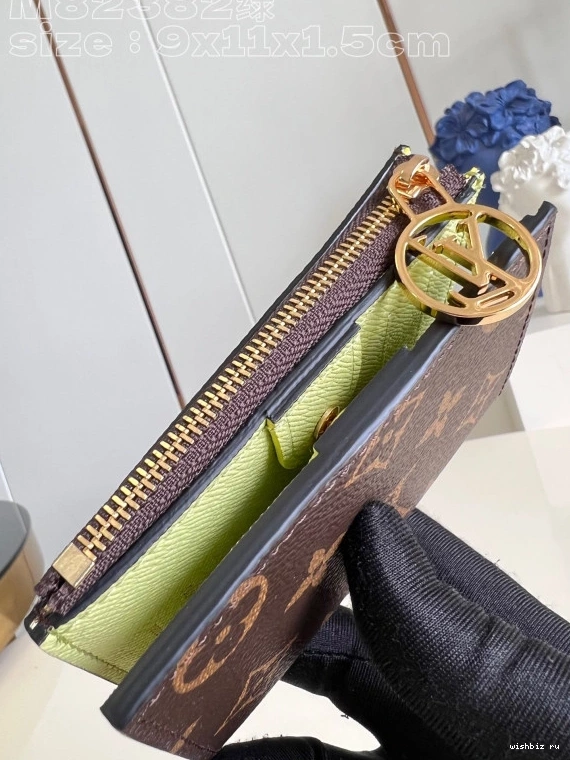 WIS Louis Lisa Wallet Vuitton 0823